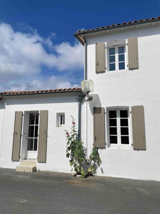 Maison De Vacances La Flotte 00491Ui Exterior foto